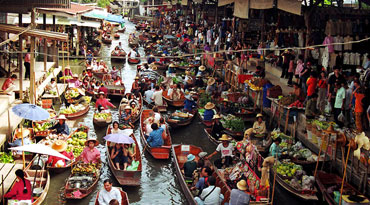 Damnernsaduak Floating Market & 25 Min. Elephant Trekking